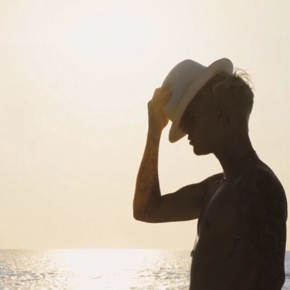 Meet your Posher, Emily - Picture 1 of 1